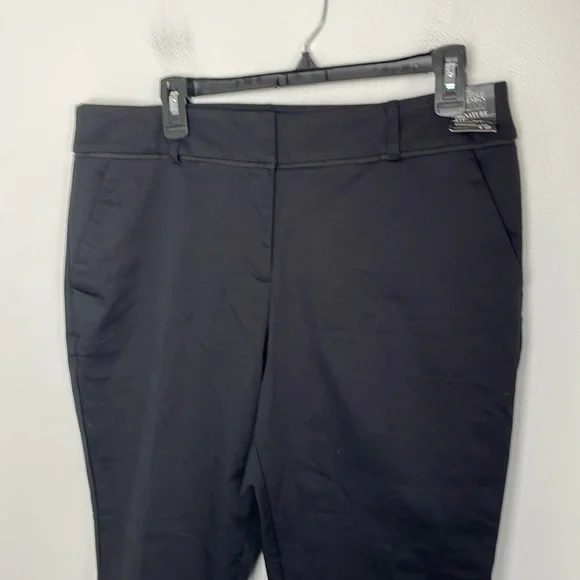 NWT New York & Company 7th Avenue Design Studio Black Cropped Dress Pants Size12 - Picture 2 of 9